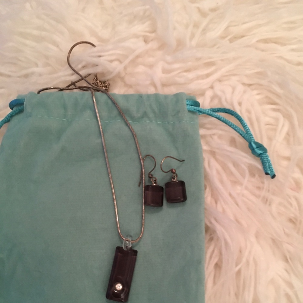 Necklace and earring set